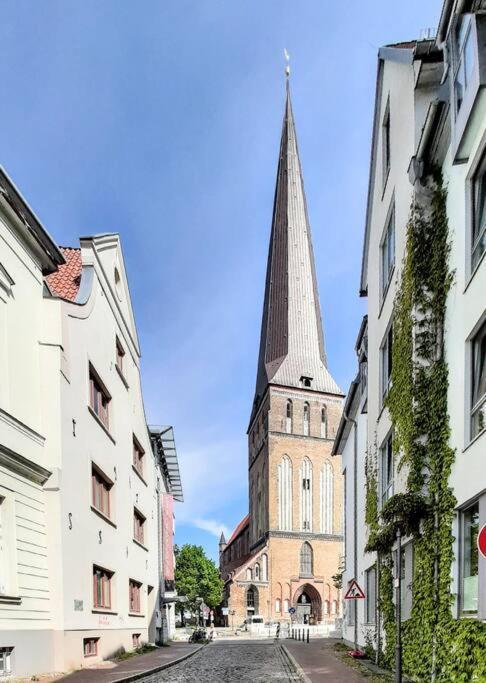 Ueber Den Daechern Der Altstadt Rostock Exteriör bild